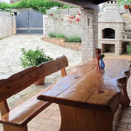 Holiday home Lara - Lbn362 By Interhome Barban